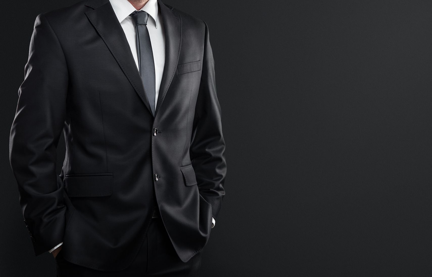 8 Reasons to Consider Custom Suits for a Wedding