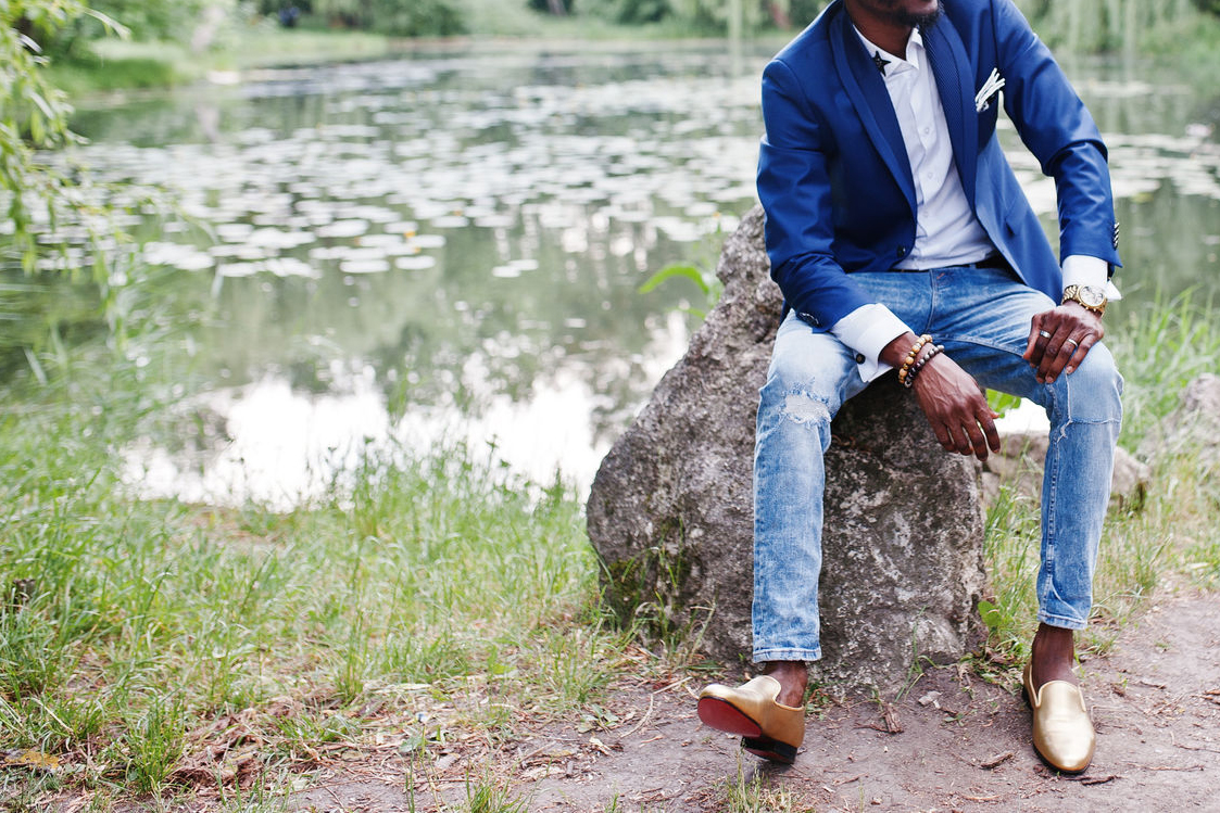 4 Ways to Wear a Suit Jacket with Jeans